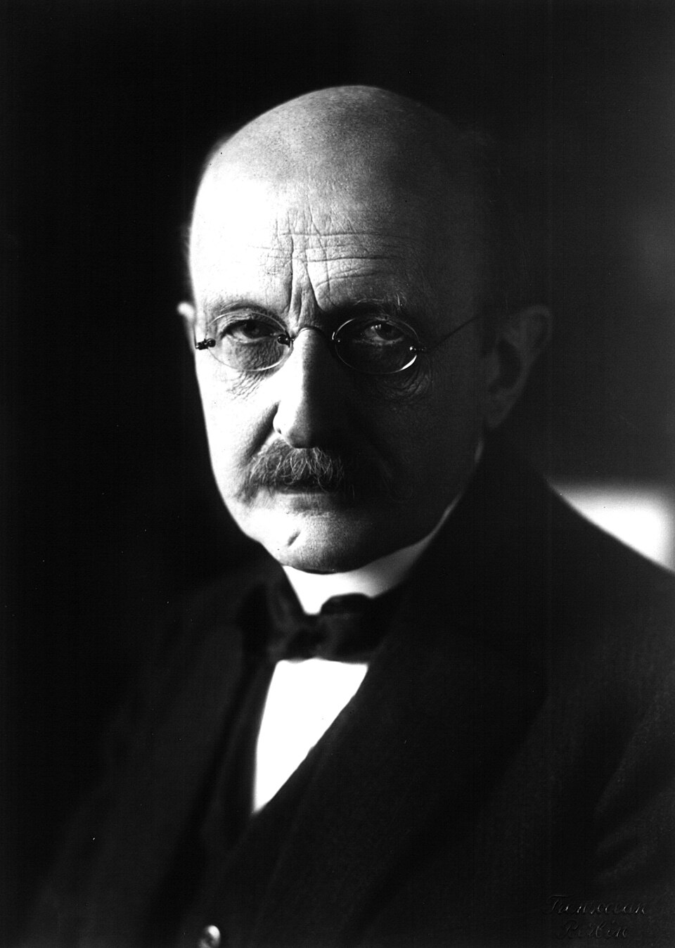 Schwarz-Weiß-Porträt von Max Planck um 1930